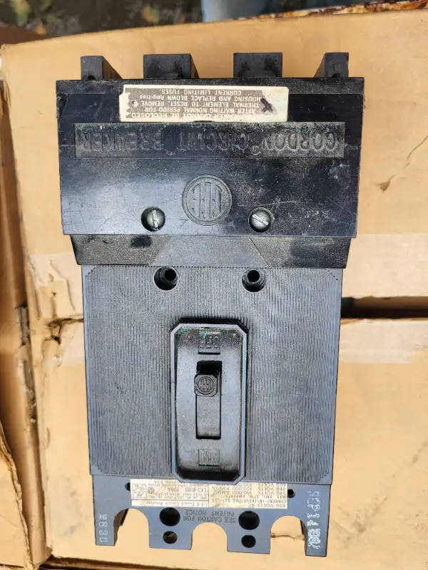 DISJONCTEUR BREAKER ITE SIEMENS 3 POLE 100A 600V USAGER CE3-B100 in Other in Laval / North Shore - Image 2