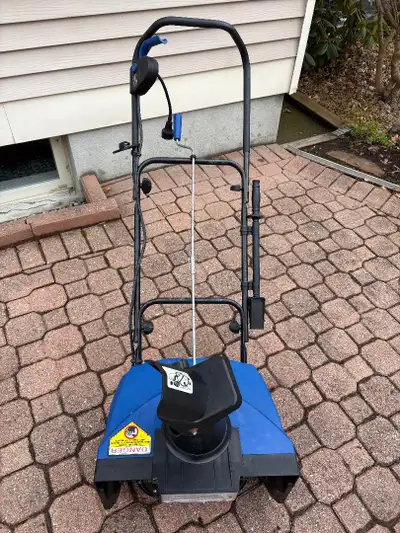 Snowjoe 18 inch (15 amp) Electric Snow Blower., View more