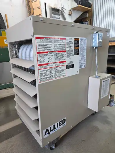 Used Lennox garage Unit Heater. Natural gas 145,000 btu ( will do a larger garage or shop) This is a...