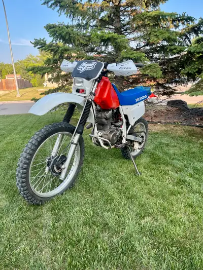 One of the best looking retro Honda trail bikes in my opinion. All original, even has the fender too...