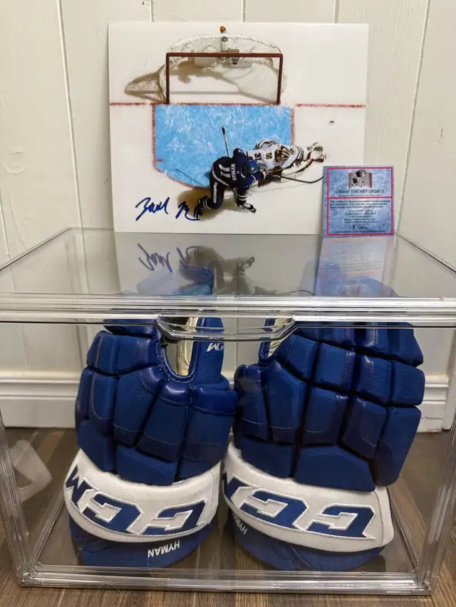 Zach Hyman Practice Used Gloves, Display Case & Autographed Pho