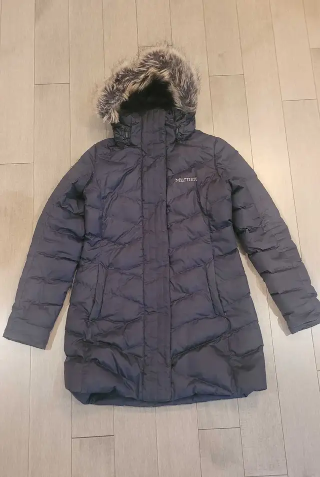 Marmot Down Jacket - Size S Womens in Women's - Tops & Outerwear in Calgary - Image 3