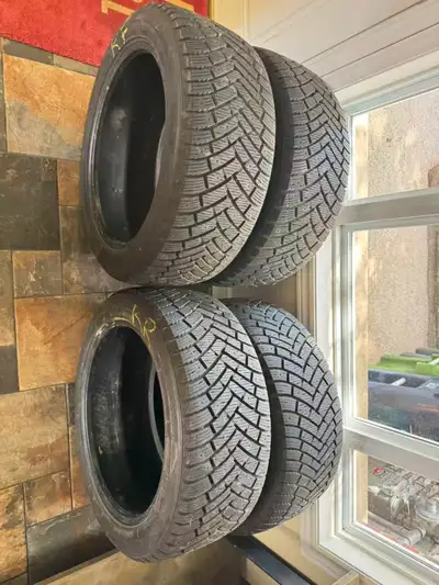 275/45R20 WinterTires in good condition. 20% used. If interested please contact 2896689855 by text....