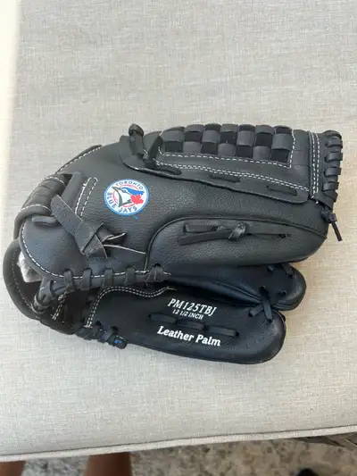 Rawlings youth/kids baseball ⚾️ glove, View more