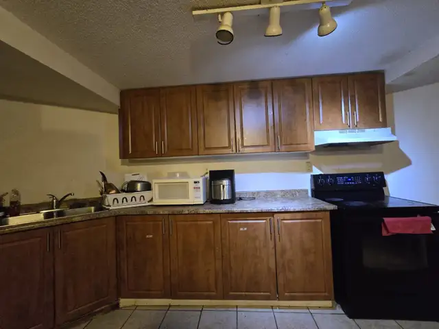 MISSISSAUGA BASEMENT ROOM FOR RENT (ASAP) - FEMALES ONLY