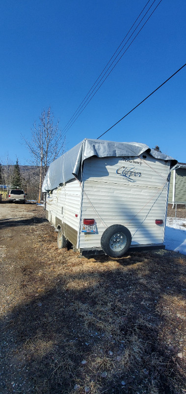 Camper Trailer in Travel Trailers & Campers in Whitehorse - Image 4