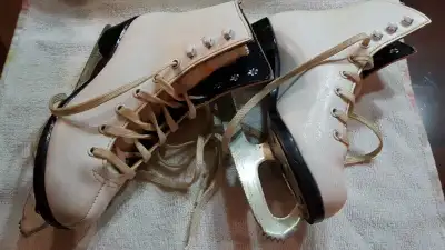 Girl's Dominion Canada White Figure Skates, View more