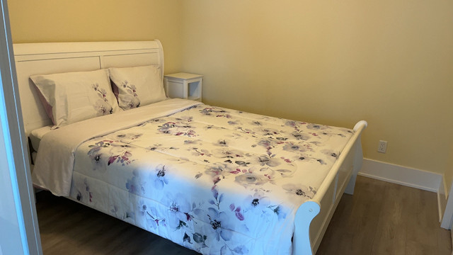 Bedroom at best location in Short Term Rentals in Markham / York Region