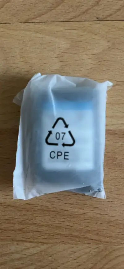 New, 3.7V 1200mAh 4.44Wh battery