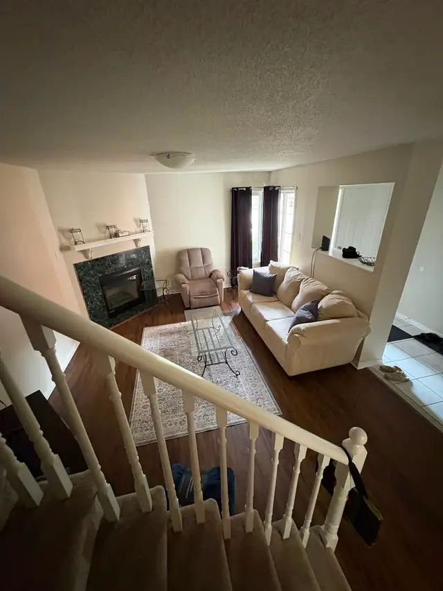 3 rooms rental - working Women/ ladies in Room Rentals & Roommates in Oshawa / Durham Region - Image 3
