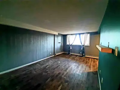 3 BEDS 2 BATHS 1087 SQFT CONDO + UTILITIES + PARKING