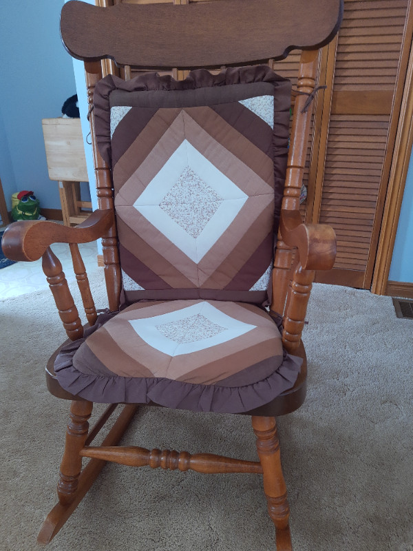 Rocking Chair. in Chairs & Recliners in Owen Sound