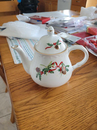 Christmas tea pot