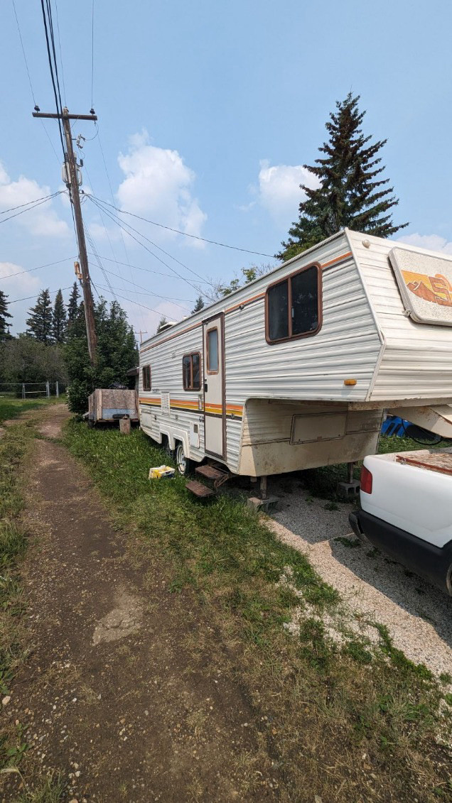 5th wheel trailer in Travel Trailers & Campers in Grande Prairie - Image 4