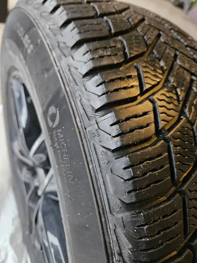 225/65R17 Michelin Winter Tires in Tires & Rims in Trenton - Image 4