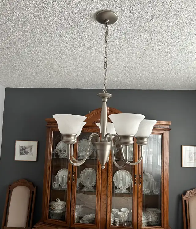 chandelier in Indoor Lighting & Fans in Ottawa - Image 2