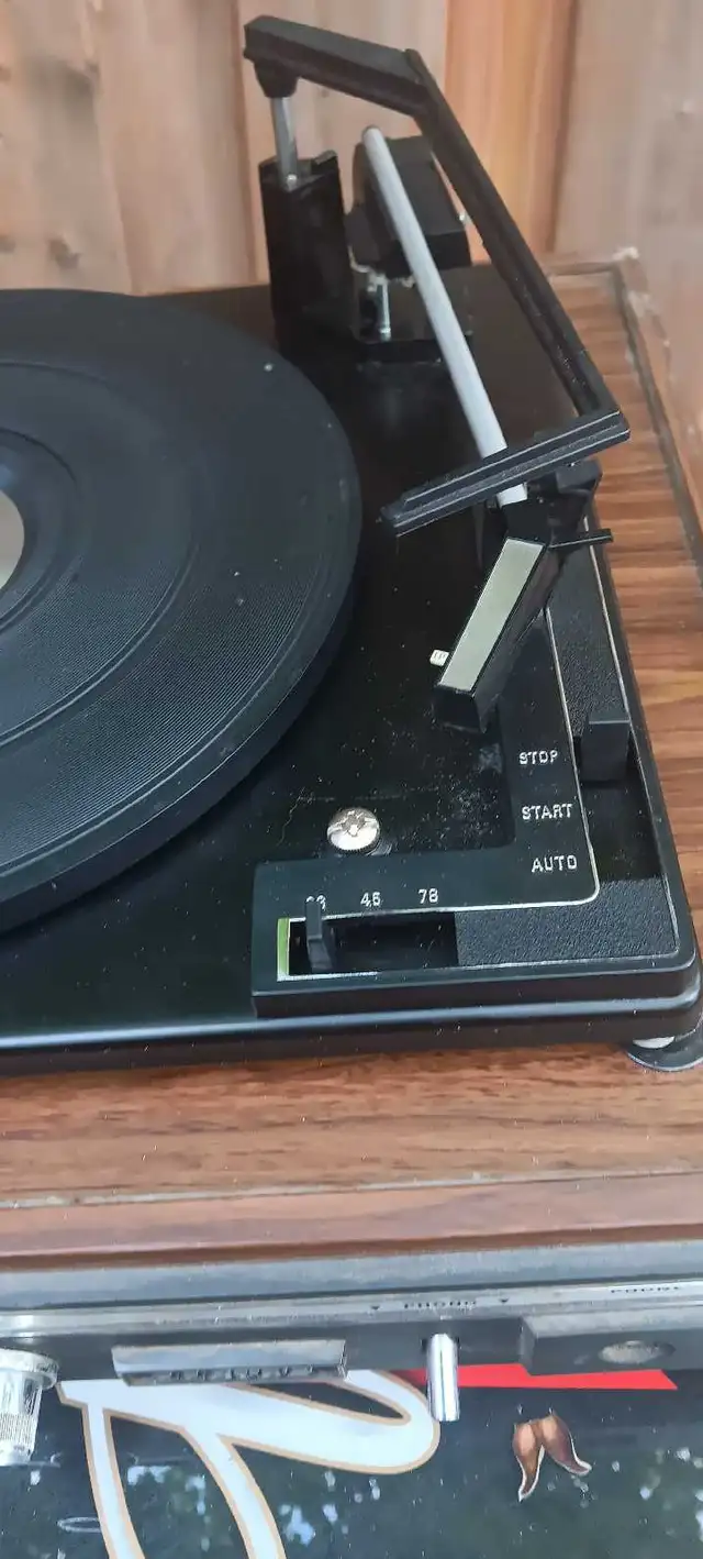 Electrohome Turntable in Stereo Systems & Home Theatre in City of Toronto - Image 3