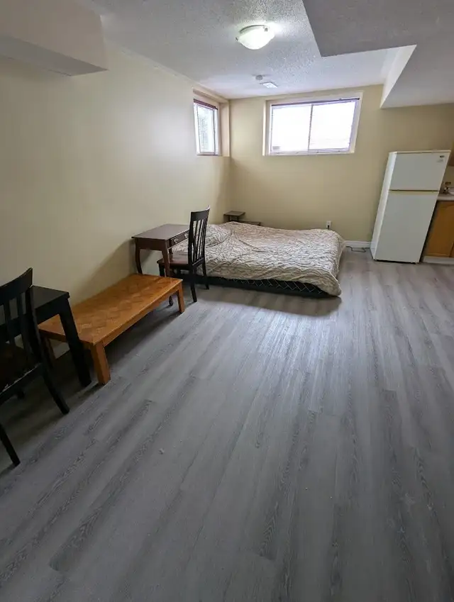 Basement studio apartment in Barrhaven, All inclusive. ASAP