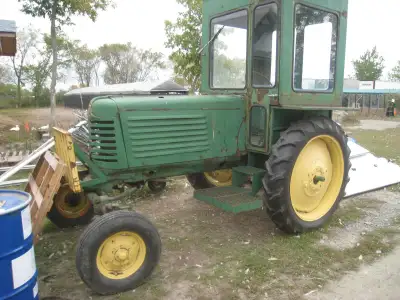 tracteur oliver antique par téléphone seulement 514 821-1379