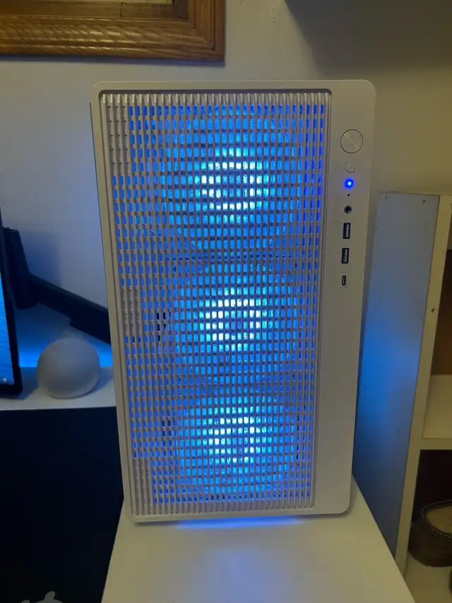 RTX 3070 , RYZEN 7 5700x Gaming pc