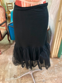 Crinoline vintage noire steampunk gothique jupe