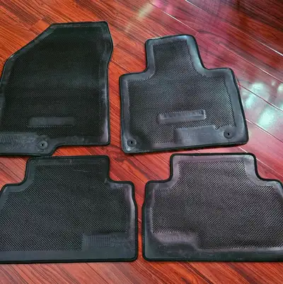 Excellent condition. Message if interested. Porch pickup, cash only, no E transfers. Cross posted so...