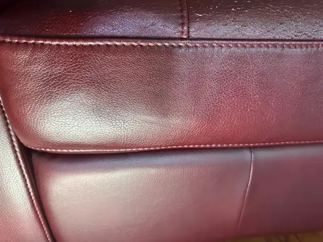 Love seat / simulated leather in Couches & Futons in Owen Sound - Image 7