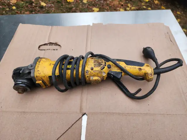 DeWalt D28065 Angle Grinder (125mm)423430576868567041