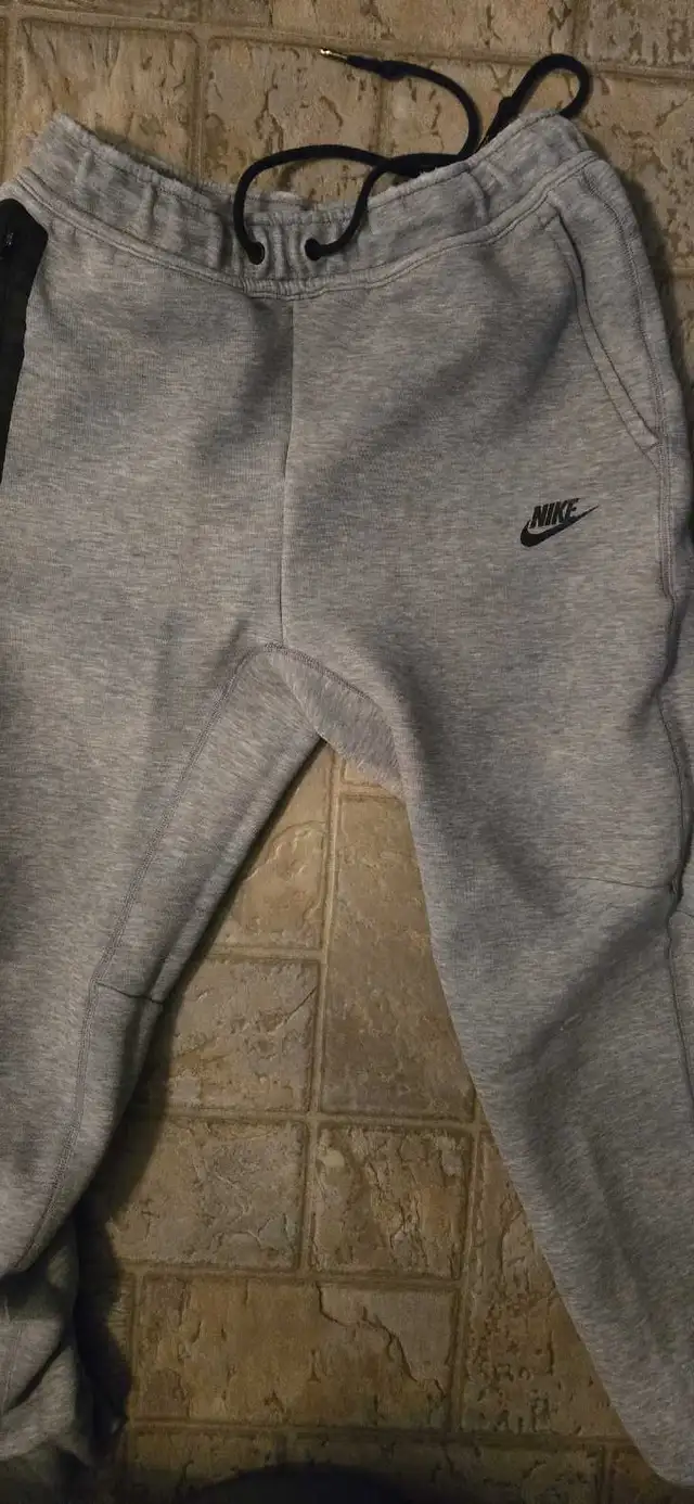 Nike Tech Grey mens medium in Men's in Cole Harbour - Image 3