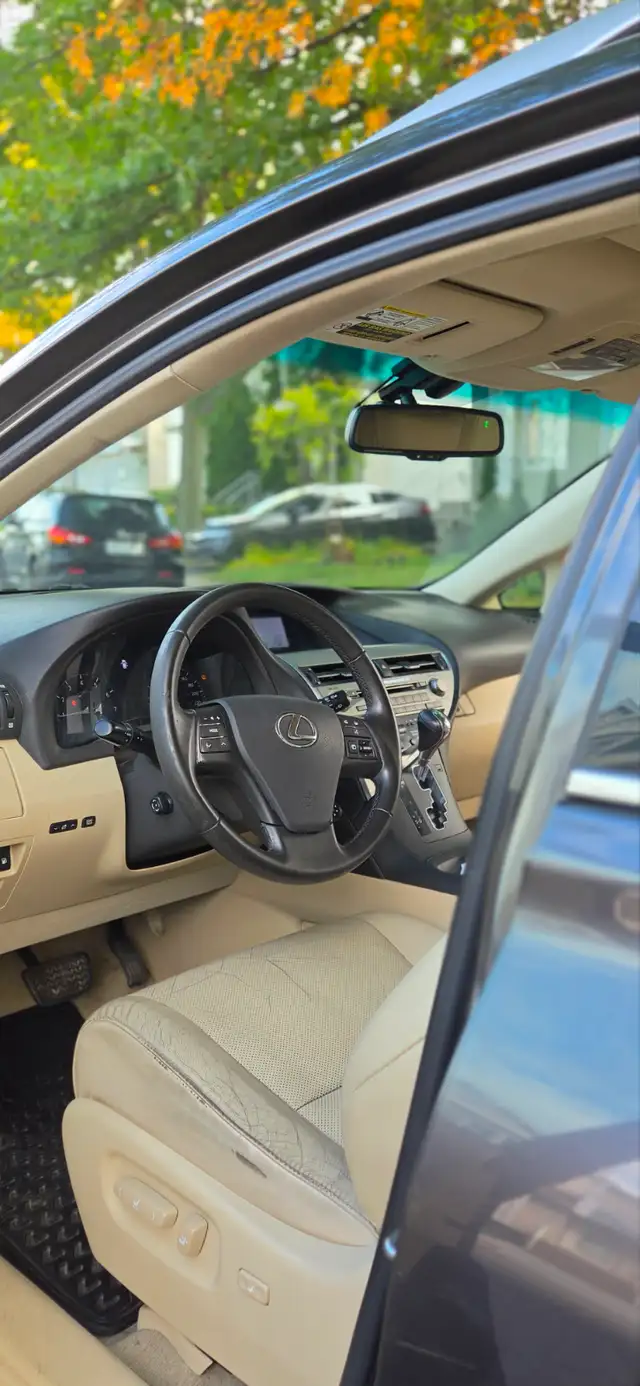 Lexus 2010600952362008596484