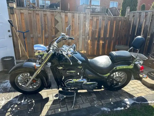 2008 SUZUKI MOTORCYCLE VL8 in Motorcycle Parts & Accessories in Mississauga / Peel Region - Image 3