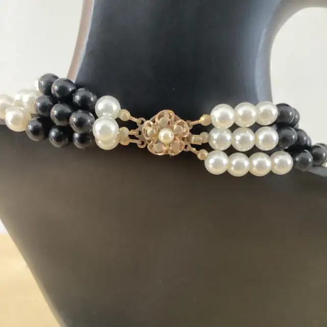 Stunning VTG Statement Earrings/Offset Necklace/Stretch Bracelet in Jewellery & Watches in West Island - Image 5