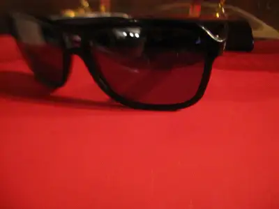 Selling a rare vintage 1980's collectible medium to large pair of men's gloss black square aviator s...