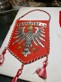 VINTAGE FRANKFURT GERMANY SOUVENIR PENNANT VINYL CLOTH WALL FLAG