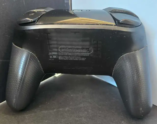 Nintendo Switch Pro Controller in Nintendo Switch in City of Toronto - Image 3