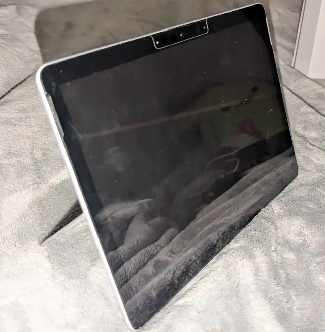 Microsoft Surface Go 3 Like-New Condition, Touchscreen Laptop in iPads & Tablets in Kitchener / Waterloo - Image 4