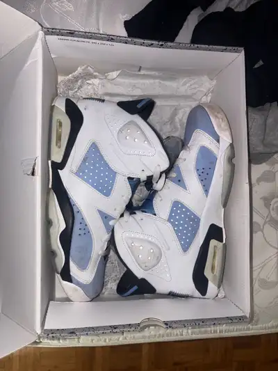 Unc 6s sz 8.5, View more