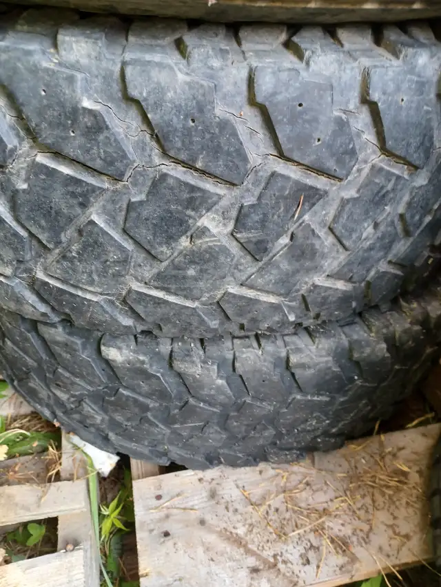 4 jantes en acier de 15 pouces  in Tires & Rims in Lévis - Image 4