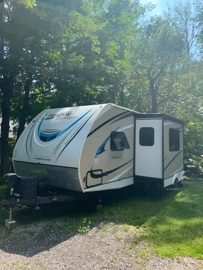 À vendre : Roulotte en excellent état – prête pour vos aventures ! Roulotte COATCHMAN Freedom Expres...