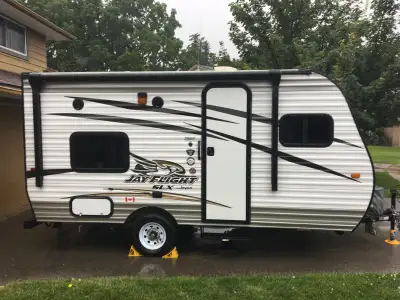 2017 Jayco Jay Flight SLX 154BH – Renovated Interior – Sleeps 3 – Indoor Stored – Excellent Conditio...