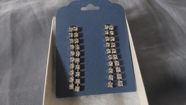 Gustave Sherman Crystal 3 row bracelet with earrings in Jewellery & Watches in St. Albert - Image 4