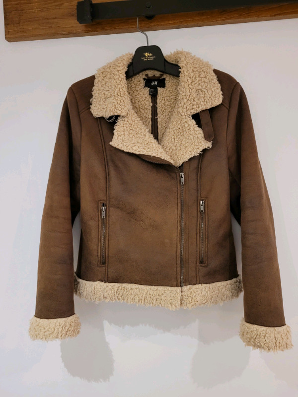 manteau peau mouton synthétique,synthetic sheepskin coat ,size M dans Autre  à Ouest de l’Île