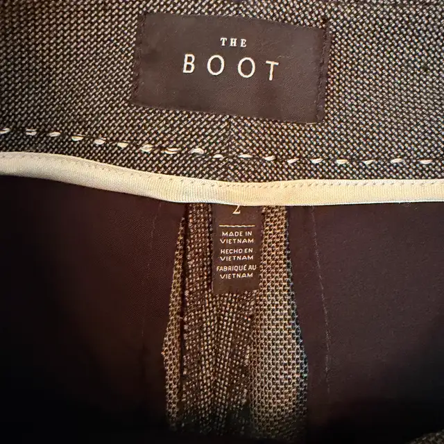 NEW White House Black Market Woman's Boot Cut Dress Pants-Size 2 in Women's - Bottoms in City of Toronto - Image 4