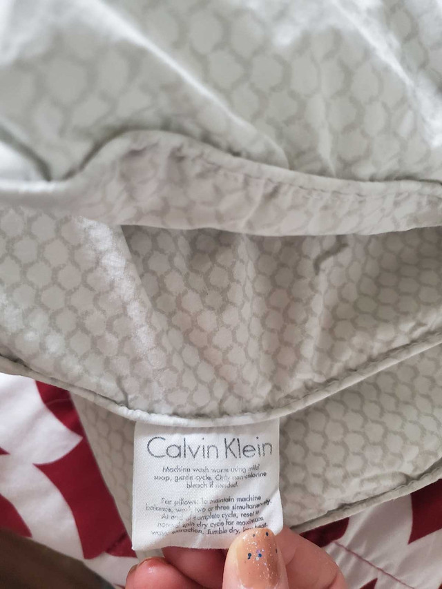 Calvin Klein duvet  in Bedding in Barrie - Image 4