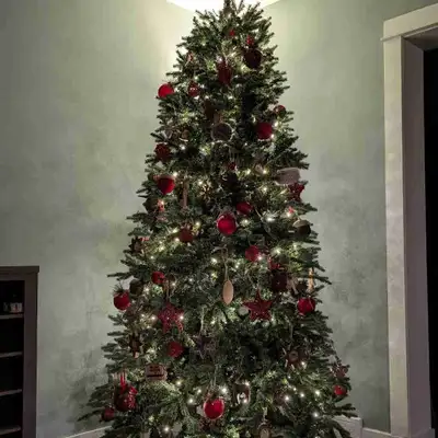 Luxury Christmas tree with micro-LED string lights, View more