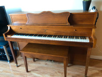 La ronde upright Willis &Co piano