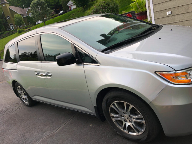 Honda odyssey FULL, 98 oookm, cuir, DVD, attache remorque dans Autres pièces et accessoires  à Lévis - Image 3