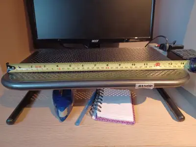Support pour moniteur d'ordinateur ( en métal / + infos .... ), View more