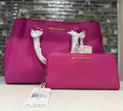 MICHAEL KORS JET SET TRAVEL RASBERRY ZA CONTINENTAL LEATHER, View more
