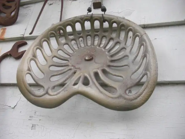 Antique Tractor Seats in Arts & Collectibles in Mississauga / Peel Region - Image 7